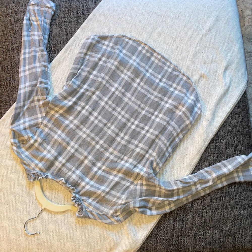 Anthropologie Cloth & Stone Sz xS Grey Plaid Pullover Top Ruffled Neck - Picture 4 of 5